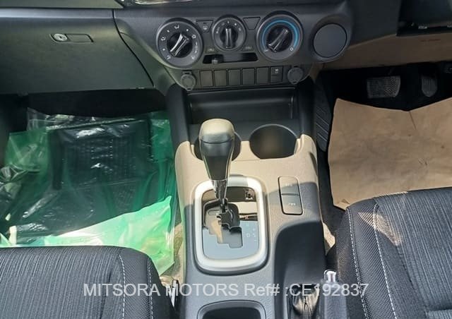 
								2023 TOYOTA HILUX 2.4 full									