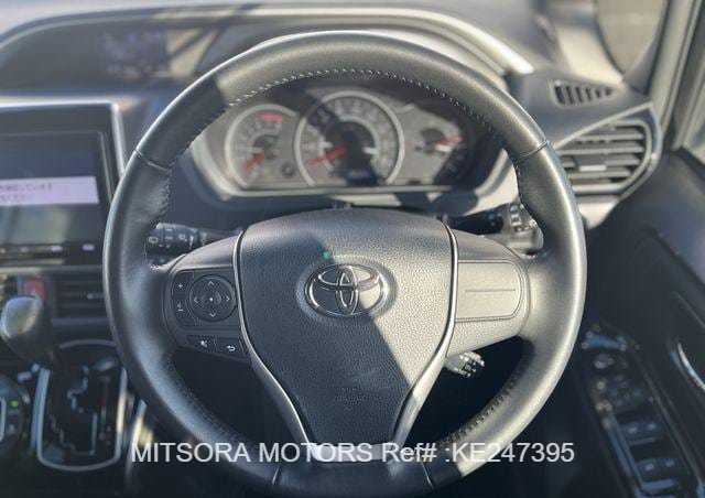 
								2019 TOYOTA VOXY ZS2 full									