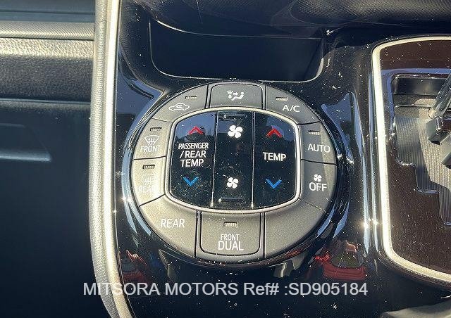 
								2019 TOYOTA VOXY ZS full									