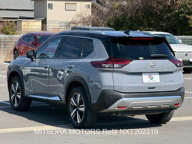 
								NISSAN X-TRAIL G E-4ORCE Grey full									