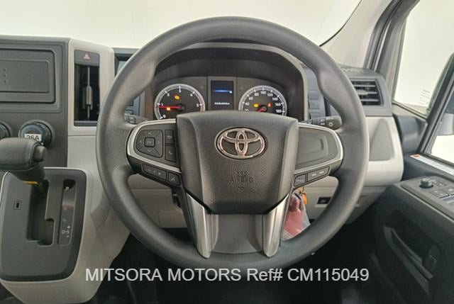 
								2026 TOYOTA HIACE COMMUTER 2.8 AT full									