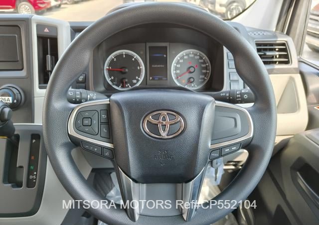 
								2026 TOYOTA HIACE COMMUTER 2.8 AT full									