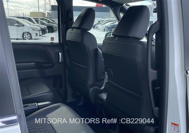 
								2025 TOYOTA NOAH full									