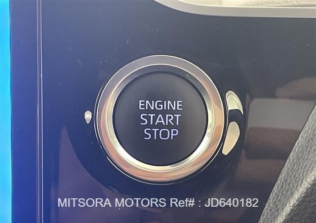 
								2023 TOYOTA VOXY BLACK full									