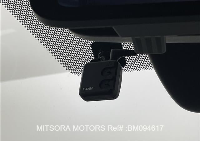 
								2024 TOYOTA VOXY PEARL full									