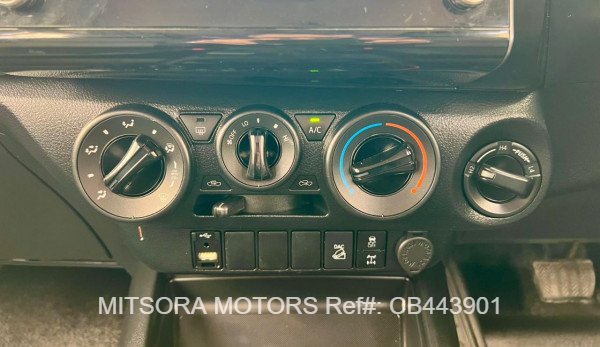 
								2023 TOYOTA HILUX full									