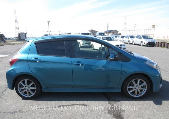 
								2011 TOYOTA VITZ RS full									