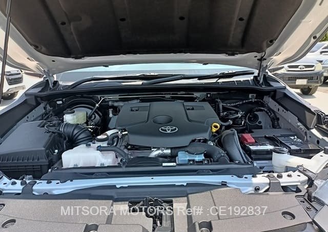 
								2023 TOYOTA HILUX 2.4 full									