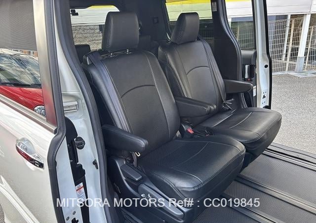 
								2021 TOYOTA VOXY ZS KIRAMEKI 3 full									