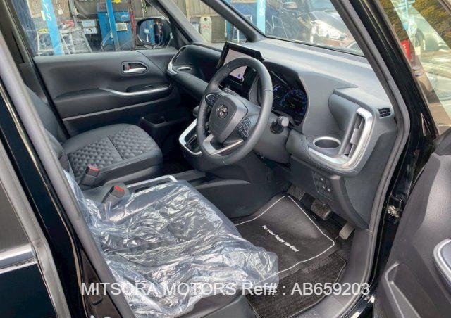 
								2022 TOYOTA VOXY S-Z full									