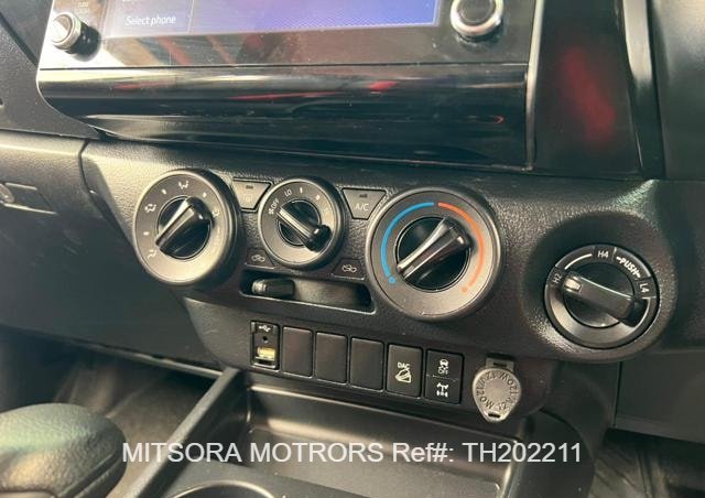 
								2022 TOYOTA HILUX full									