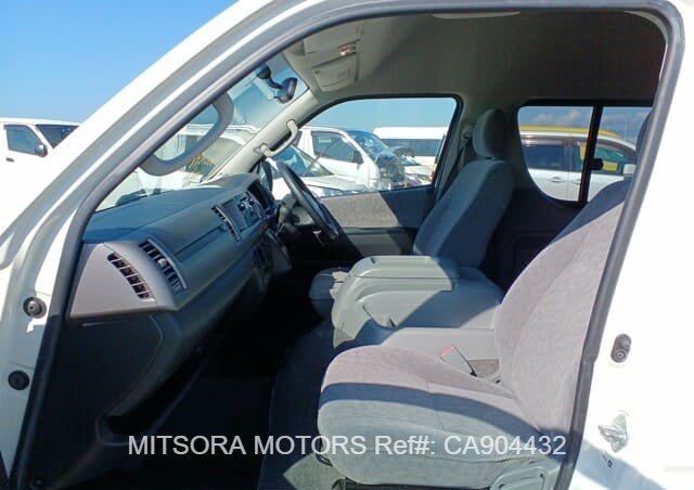 
								2022 TOYOTA HIACE WAGON GRAND CABIN full									