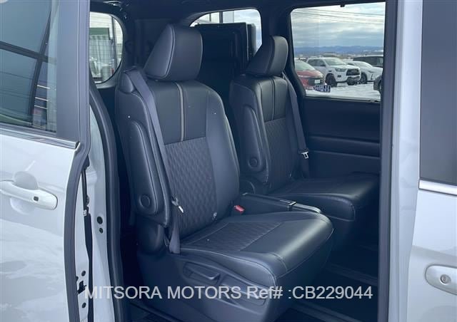 
								2025 TOYOTA NOAH full									