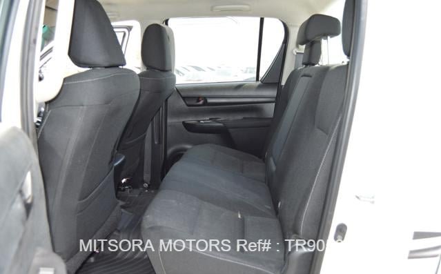 
								2023 TOYOTA HILUX SR5 full									