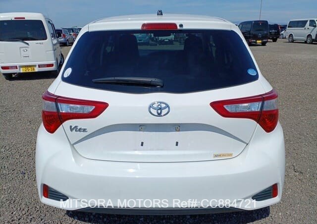 
								2017 TOYOTA VITZ F full									