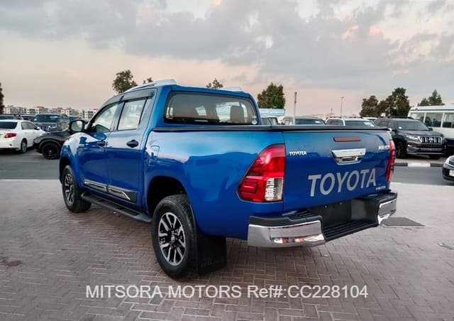 2017 TOYOTA HILUX