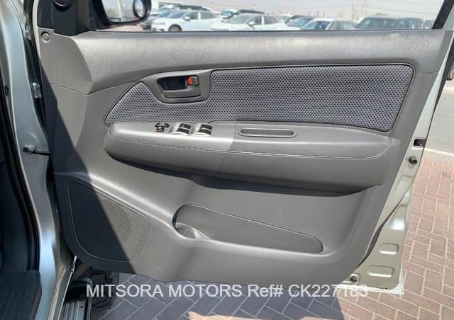 
								2013 TOYOTA HILUX full									