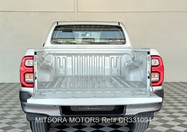 
								2023 TOYOTA HILUX 2.8 full									