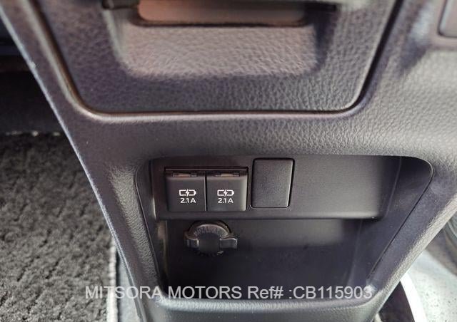 
								2018 TOYOTA NOAH SI full									