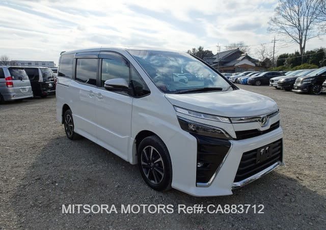
								2017 TOYOTA VOXY ZS full									