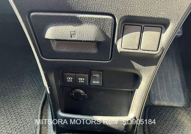 
								2019 TOYOTA VOXY ZS full									