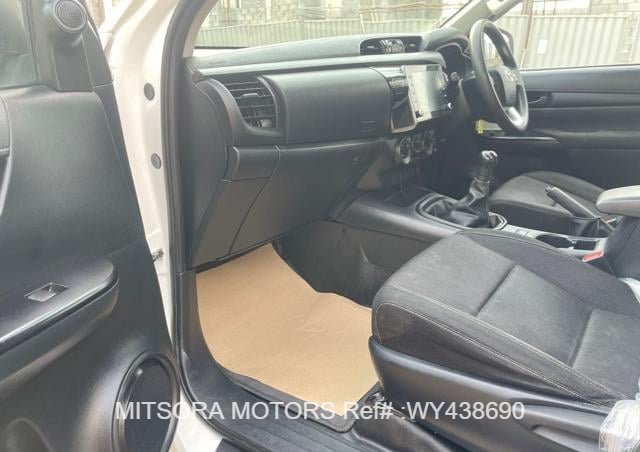 
								2020 TOYOTA HILUX full									