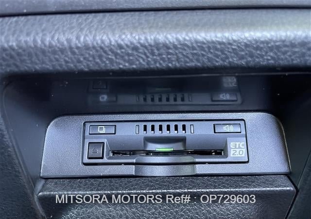 
								2020 TOYOTA VOXY full									