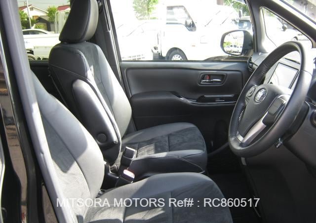 
								2021 TOYOTA VOXY 2.0ZSIII full									