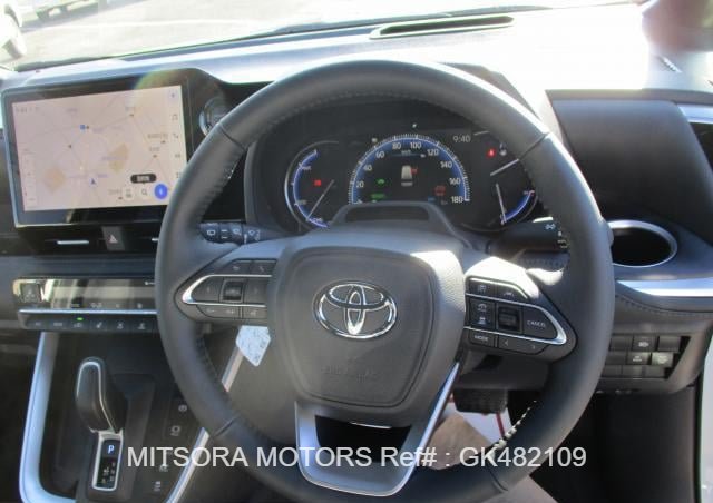 
								2025 TOYOTA VOXY full									