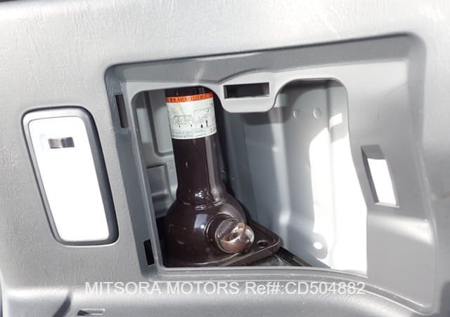 
								2020 TOYOTA HIACE COMMUTER full									