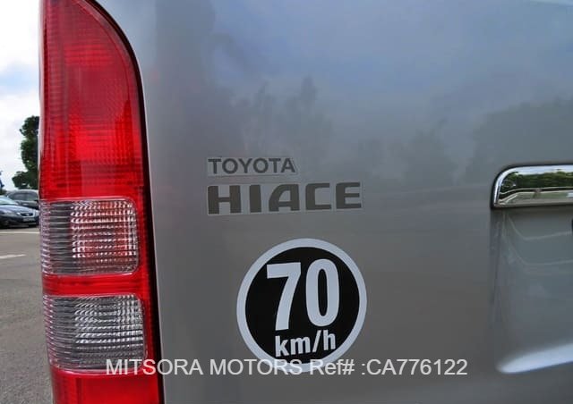 
								2013 TOYOTA HIACE VAN HIROOF AUTO (14 SEATER) full									