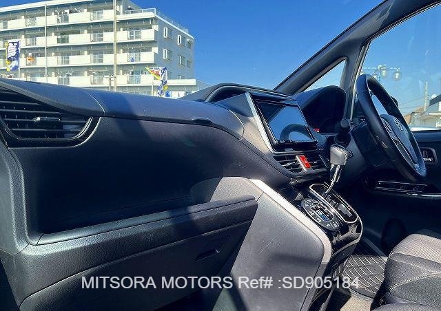 
								2019 TOYOTA VOXY ZS full									