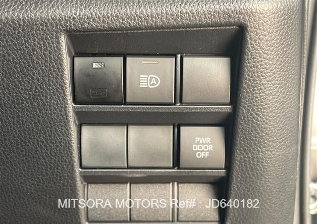 
								2023 TOYOTA VOXY BLACK full									