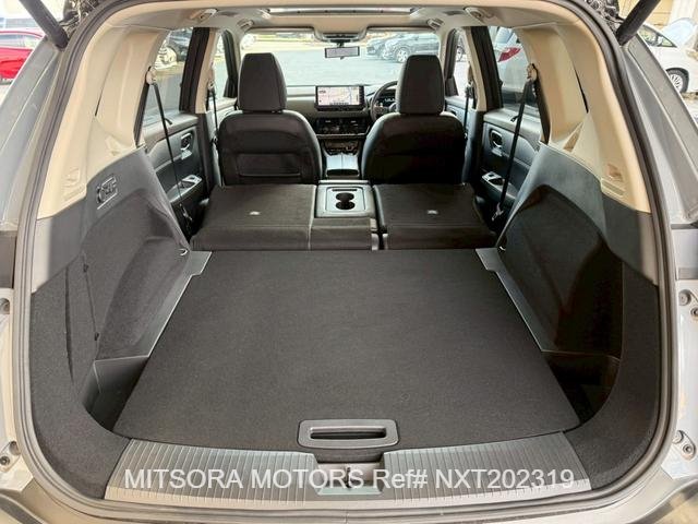 
								NISSAN X-TRAIL G E-4ORCE Grey full									