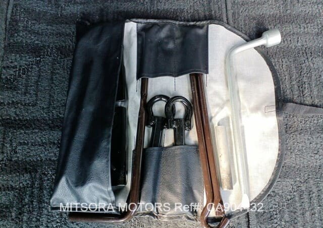 
								2022 TOYOTA HIACE WAGON GRAND CABIN full									