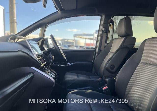 
								2019 TOYOTA VOXY ZS2 full									