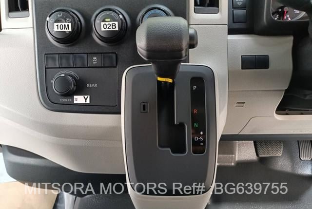 
								2026 Toyota Hiace Commuter full									