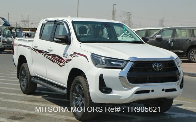2023 TOYOTA HILUX SR5