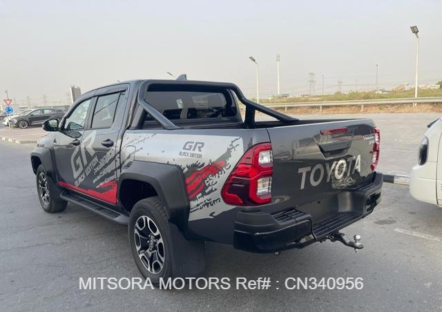 2024 TOYOTA HILUX DUAL CABIN PICKUP