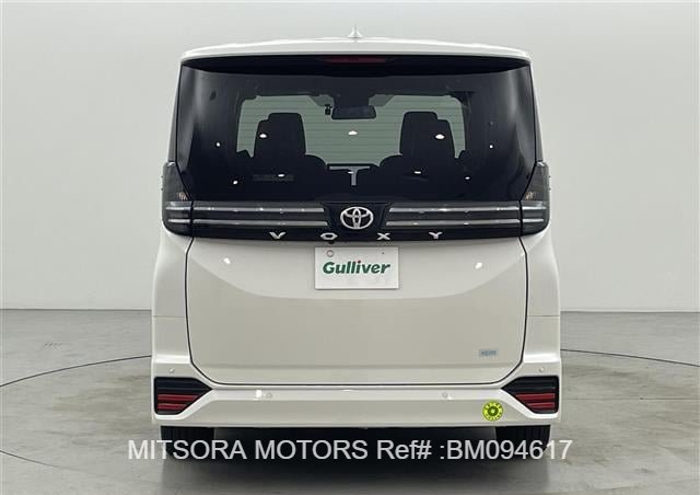 2024 TOYOTA VOXY PEARL