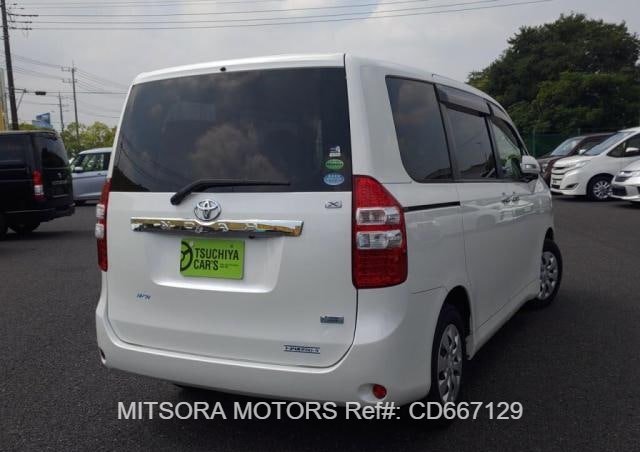 2012 TOYOTA NOAH