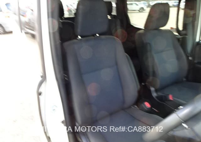 
								2017 TOYOTA VOXY ZS full									