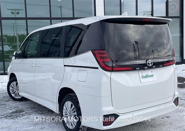 2025 TOYOTA NOAH