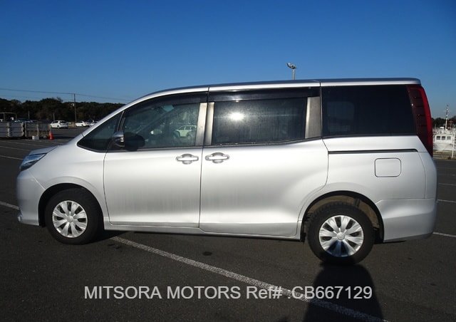 2016 TOYOTA NOAH X