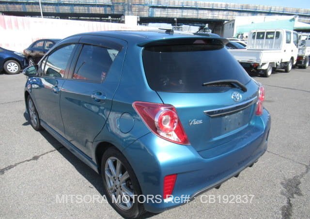 2011 TOYOTA VITZ RS