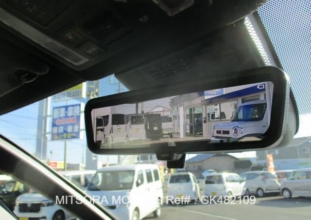 
								2025 TOYOTA VOXY full									