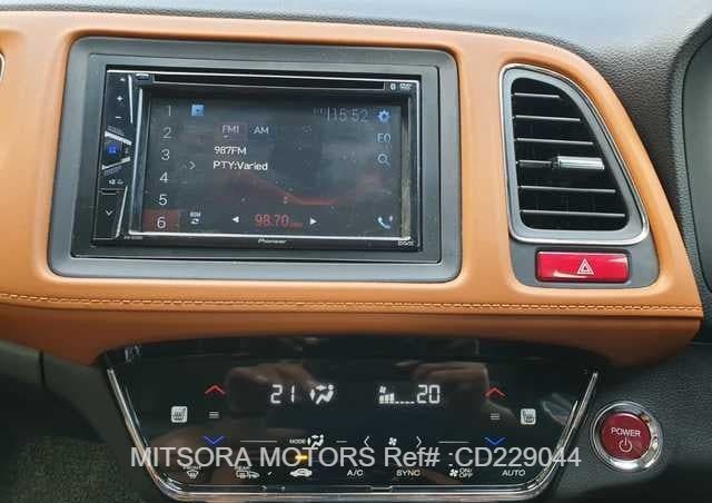 
								2015 HONDA VEZEL full									