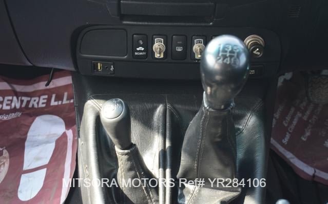 
								2014 TOYOTA HILUX full									