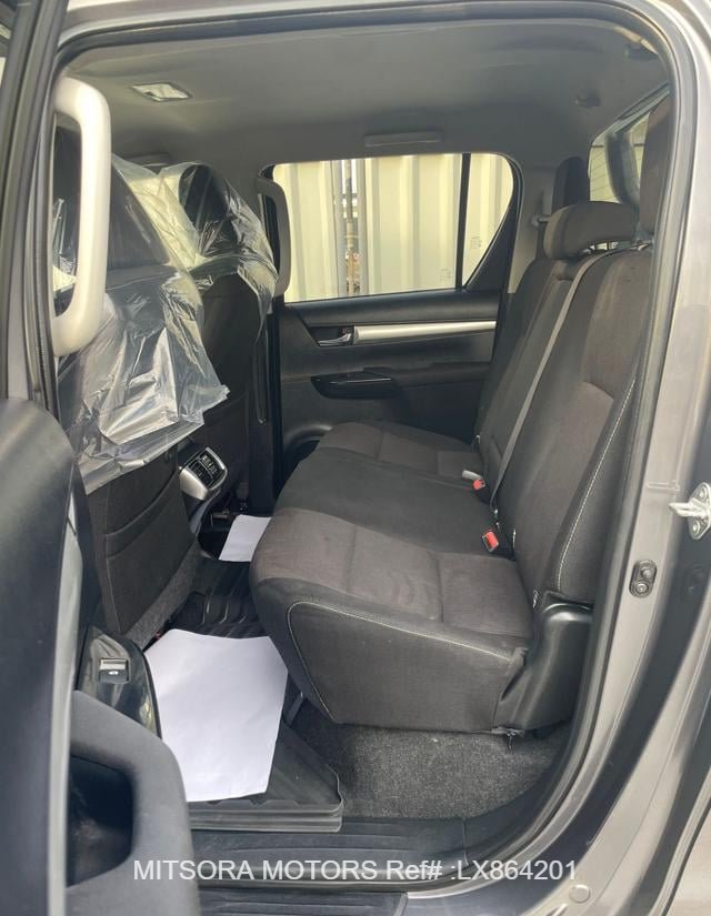 
								2018 TOYOTA HILUX TRUNK COVER full									