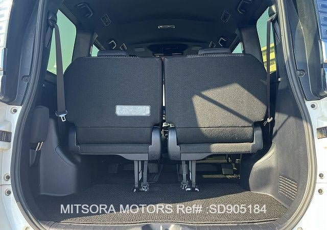 
								2019 TOYOTA VOXY ZS full									